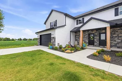 2601 St Thomas Lane, Neenah, WI 54956 - Photo 3