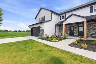 2601 St Thomas Ln, Neenah, WI 54956 - Photo 3