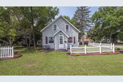 131 Pine Street, Waupaca, WI 54981 - Photo 3
