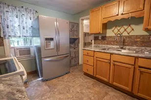 131 Pine St, Waupaca, WI 54981 - Photo 11