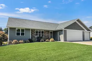 560 Superior Rd, Green Bay, WI 54311 - Photo 1