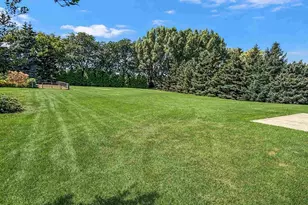 560 Superior Rd, Green Bay, WI 54311 - Photo 5
