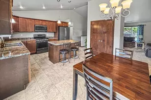 560 Superior Rd, Green Bay, WI 54311 - Photo 7