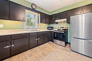2706 Shore Dr, Marinette, WI 54143 - Photo 9