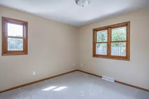 339 Windingbrook Dr, Oshkosh, WI 54904 - Photo 23