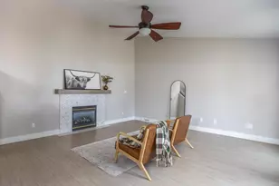 1005 Freedom Ave, Oshkosh, WI 54901 - Photo 3