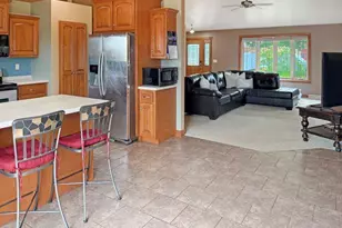 3136 Egan Ln, Green Bay, WI 54311 - Photo 5