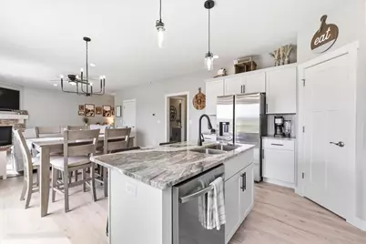 2601 St Thomas Lane, Neenah, WI 54956 - Photo 5