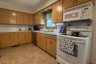 221 N Linden St, Adams, WI 53910 - Photo 7