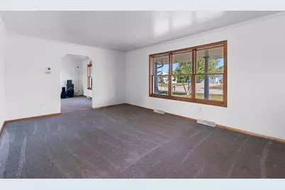 2820 Blue Spruce Drive, Green Bay, WI 54311 - Photo 7