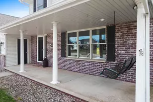2820 Blue Spruce Dr, Green Bay, WI 54311 - Photo 3