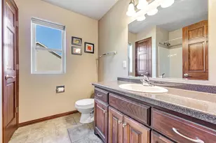 1927 Cross Creek Cir, De Pere, WI 54115 - Photo 9