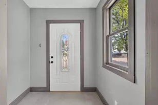 816 Marinette Ave, Marinette, WI 54143 - Photo 3