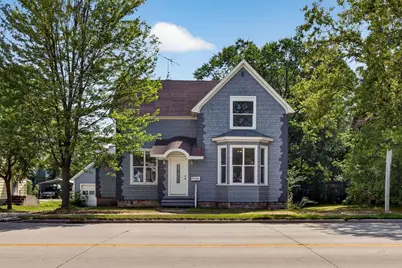 816 Marinette Avenue, Marinette, WI 54143 - Photo 1