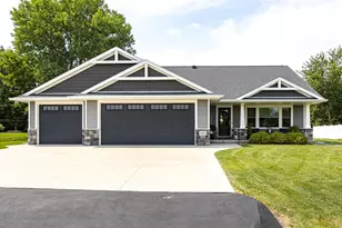 4944 Ormand Beach Ct, Oshkosh, WI 54904 - Photo 3