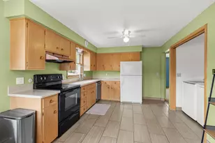 123 W 8th St, Kaukauna, WI 54130 - Photo 11