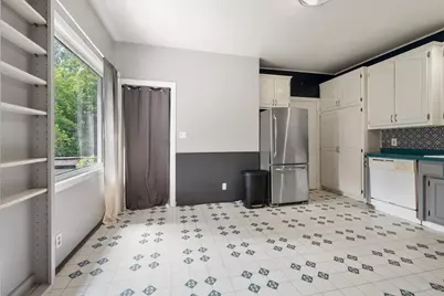 1240 S Jackson Street, Green Bay, WI 54301 - Photo 11