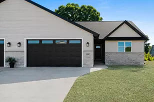 1837 London Rd, Green Bay, WI 54311 - Photo 1