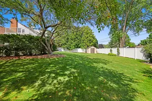 1153 Highview Ln, Green Bay, WI 54304 - Photo 9