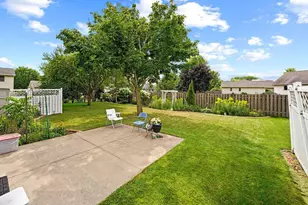 711 W Packer Ave, Oshkosh, WI 54901 - Photo 11