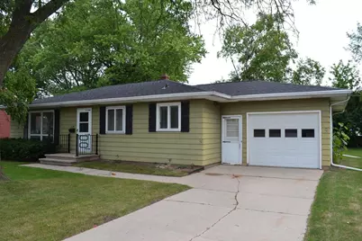 1138 Higgins Avenue, Neenah, WI 54956 - Photo 1