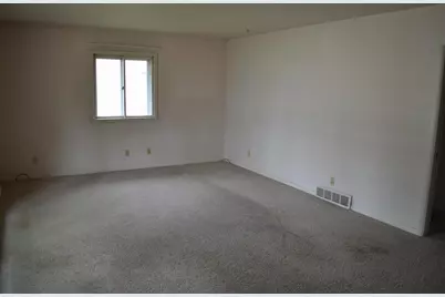 1138 Higgins Avenue, Neenah, WI 54956 - Photo 9