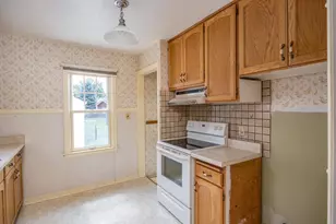 1609 W Murdock Ave, Oshkosh, WI 54901 - Photo 7