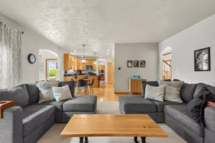 W6571 Austin Dr, Appleton, WI 54915 - Photo 5