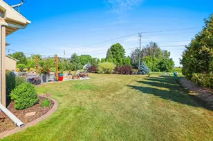 W6438 Sawtooth St, Menasha, WI 54952 - Photo 43