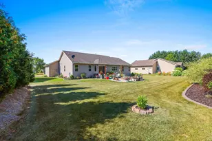 W6438 Sawtooth St, Menasha, WI 54952 - Photo 41