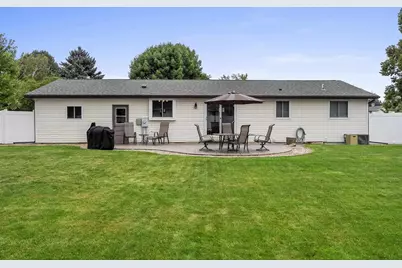 2360 Kincaid Avenue, Oshkosh, WI 54904 - Photo 15