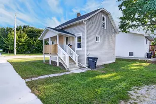 400 W 7th Ave, Oshkosh, WI 54902 - Photo 1
