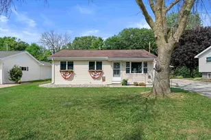 1008 Meadowview Dr, Menasha, WI 54952 - Photo 1