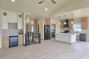 1655 Grace Gdn Wy, De Pere, WI 54115 - Photo 3