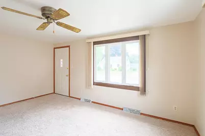 825 Stony Brook Lane, Green Bay, WI 54304 - Photo 5
