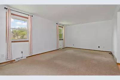 1486 Hastings Street, Green Bay, WI 54301 - Photo 5