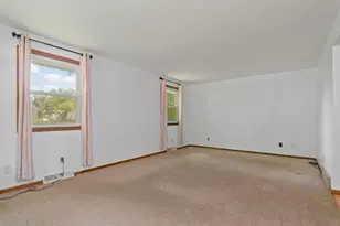 1486 Hastings St, Green Bay, WI 54301 - Photo 5