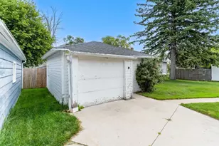 1004 Elmore St, Green Bay, WI 54303 - Photo 7