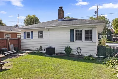 1342 Waugoo Avenue, Oshkosh, WI 54901 - Photo 9