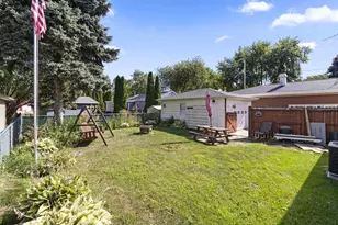 1342 Waugoo Ave, Oshkosh, WI 54901 - Photo 7
