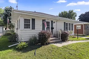 1342 Waugoo Ave, Oshkosh, WI 54901 - Photo 3