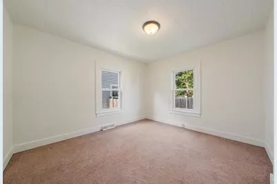 1274 Elmwood Street, Oshkosh, WI 54901 - Photo 13