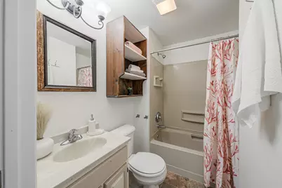 1274 Elmwood Street, Oshkosh, WI 54901 - Photo 15