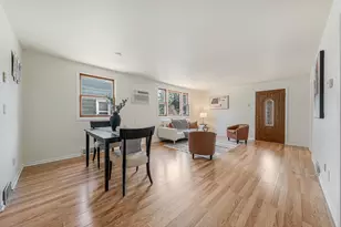 1274 Elmwood St, Oshkosh, WI 54901 - Photo 5