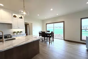 2146 Aurrailia Ct, Green Bay, WI 54311 - Photo 5
