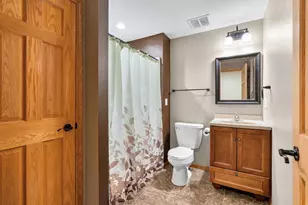2705 Oakwood Cir, Oshkosh, WI 54904 - Photo 35
