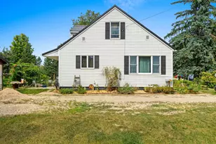 113 N Elm Ave, Gillett, WI 54124 - Photo 5