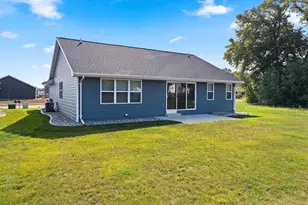 1743 Honor St, Neenah, WI 54956 - Photo 3