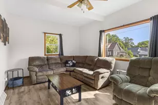 1141 State St, Marinette, WI 54143 - Photo 3