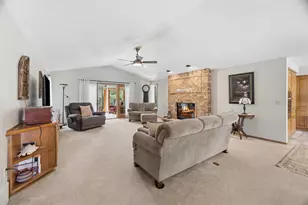 1337 Orchard Ct, Neenah, WI 54956 - Photo 3